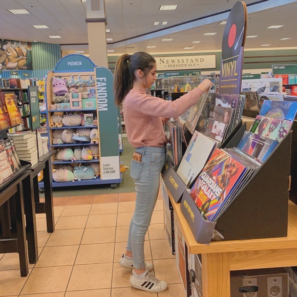 Aerie Pink Crewneck - Picture 2 of 2